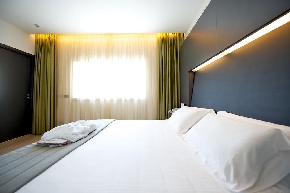 Mercure Nerocubo Rovereto Esterno foto