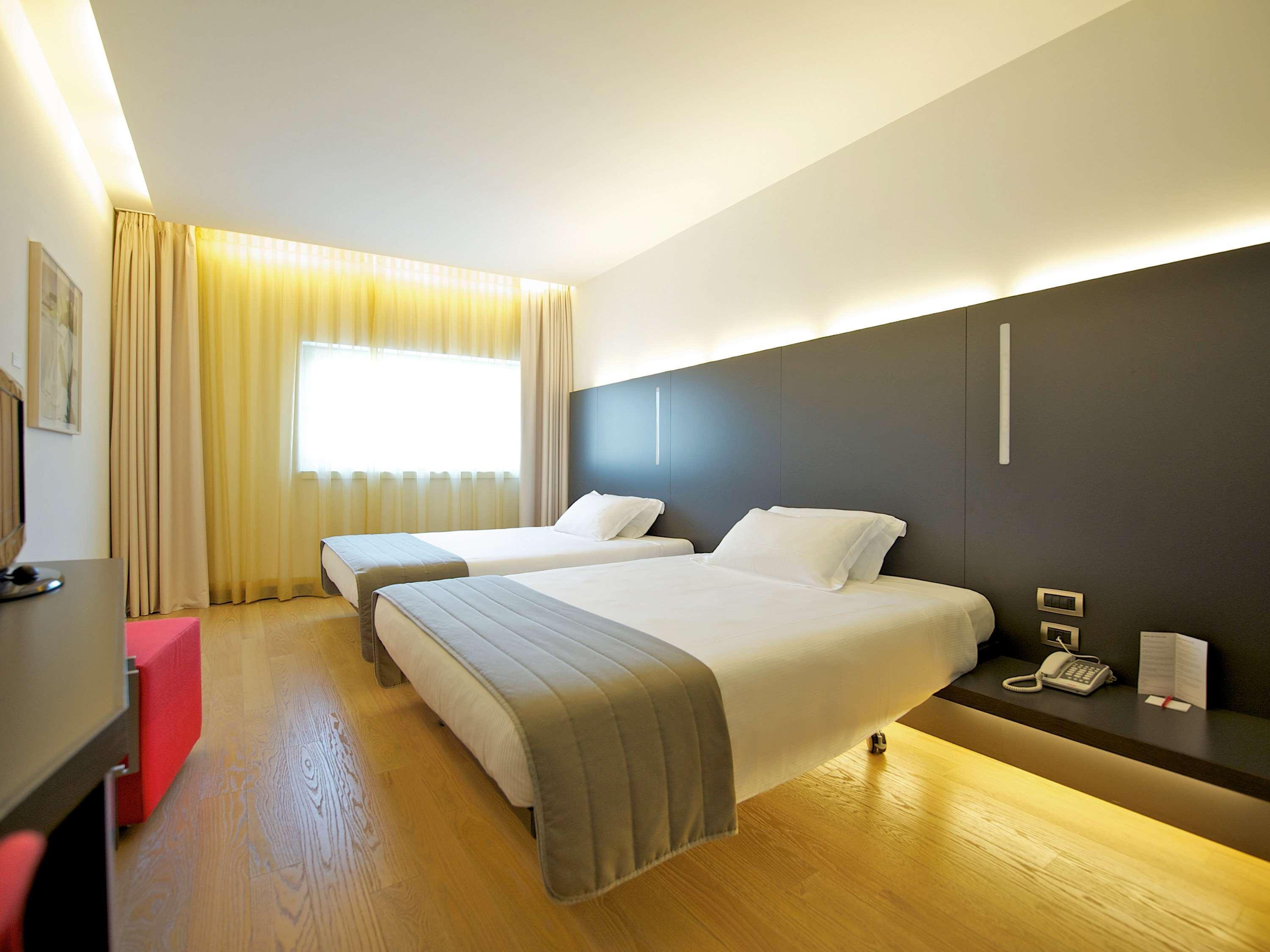 Mercure Nerocubo Rovereto Esterno foto