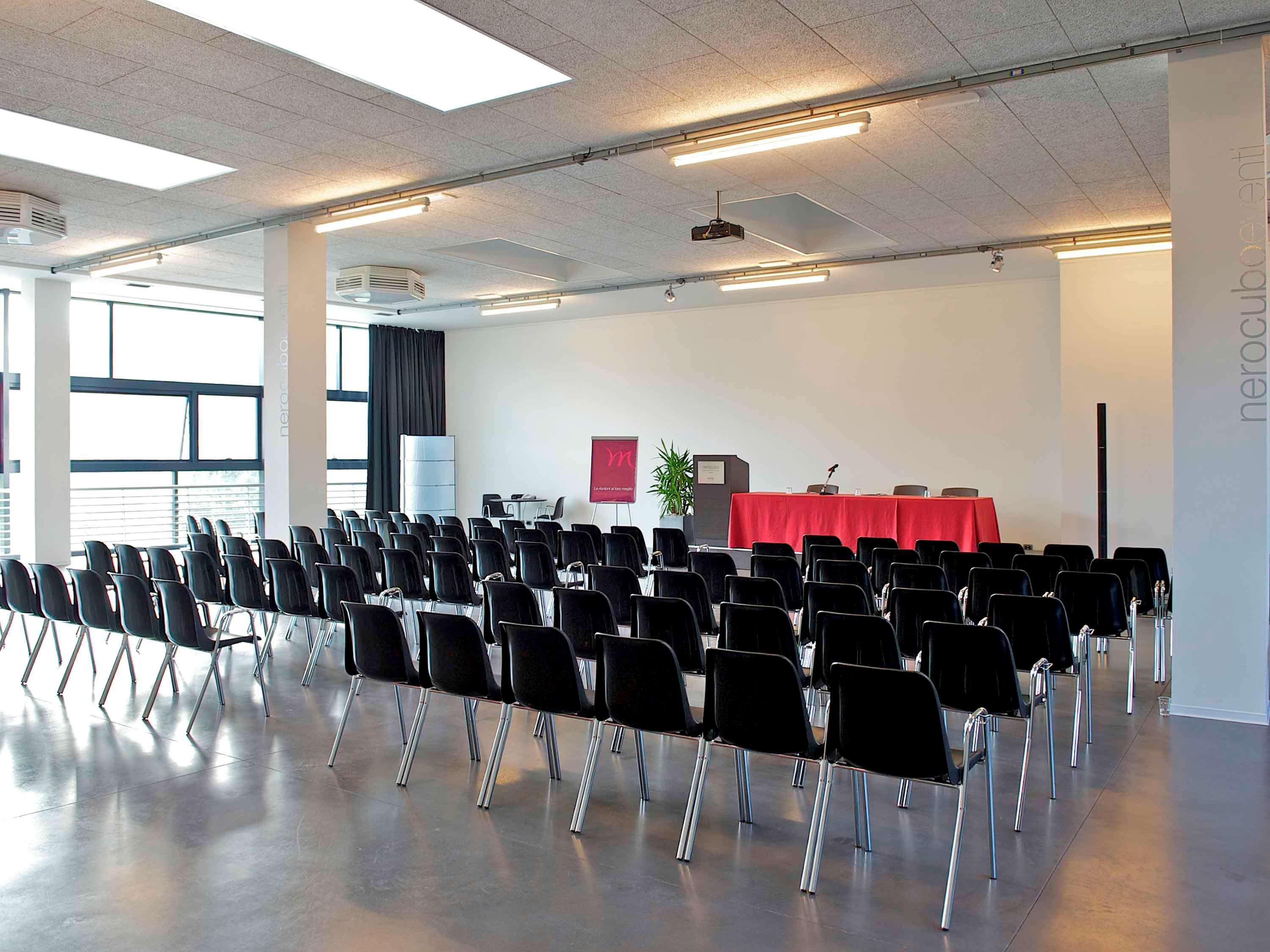 Mercure Nerocubo Rovereto Esterno foto