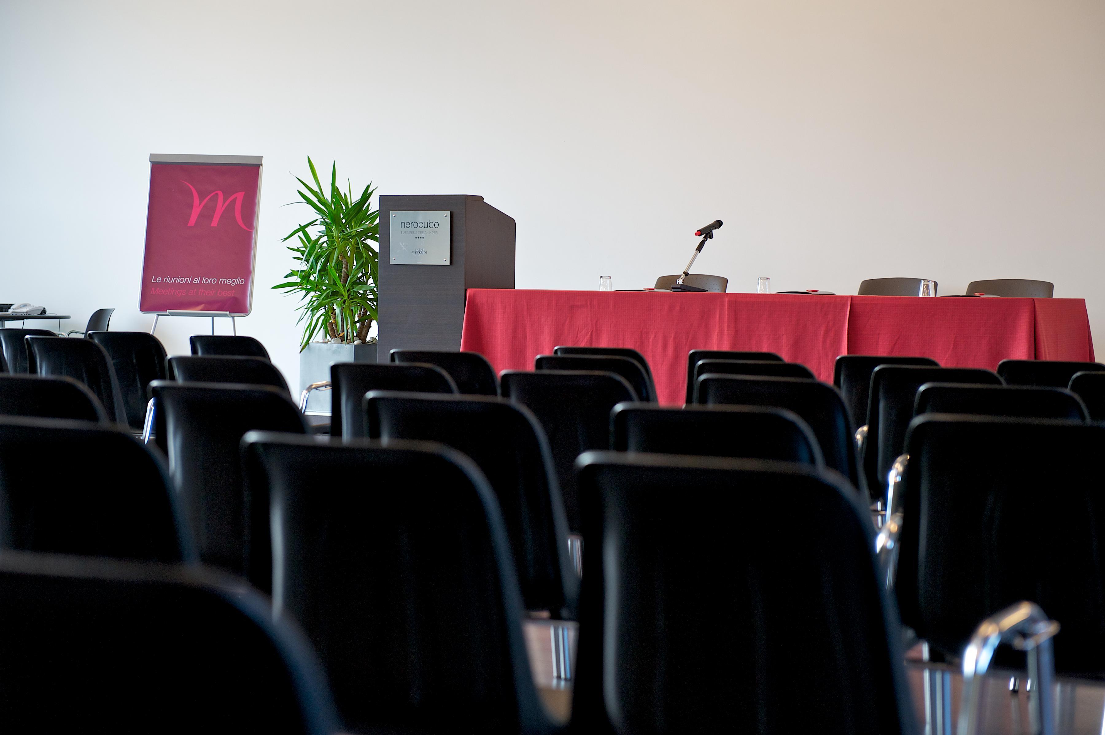 Mercure Nerocubo Rovereto Esterno foto