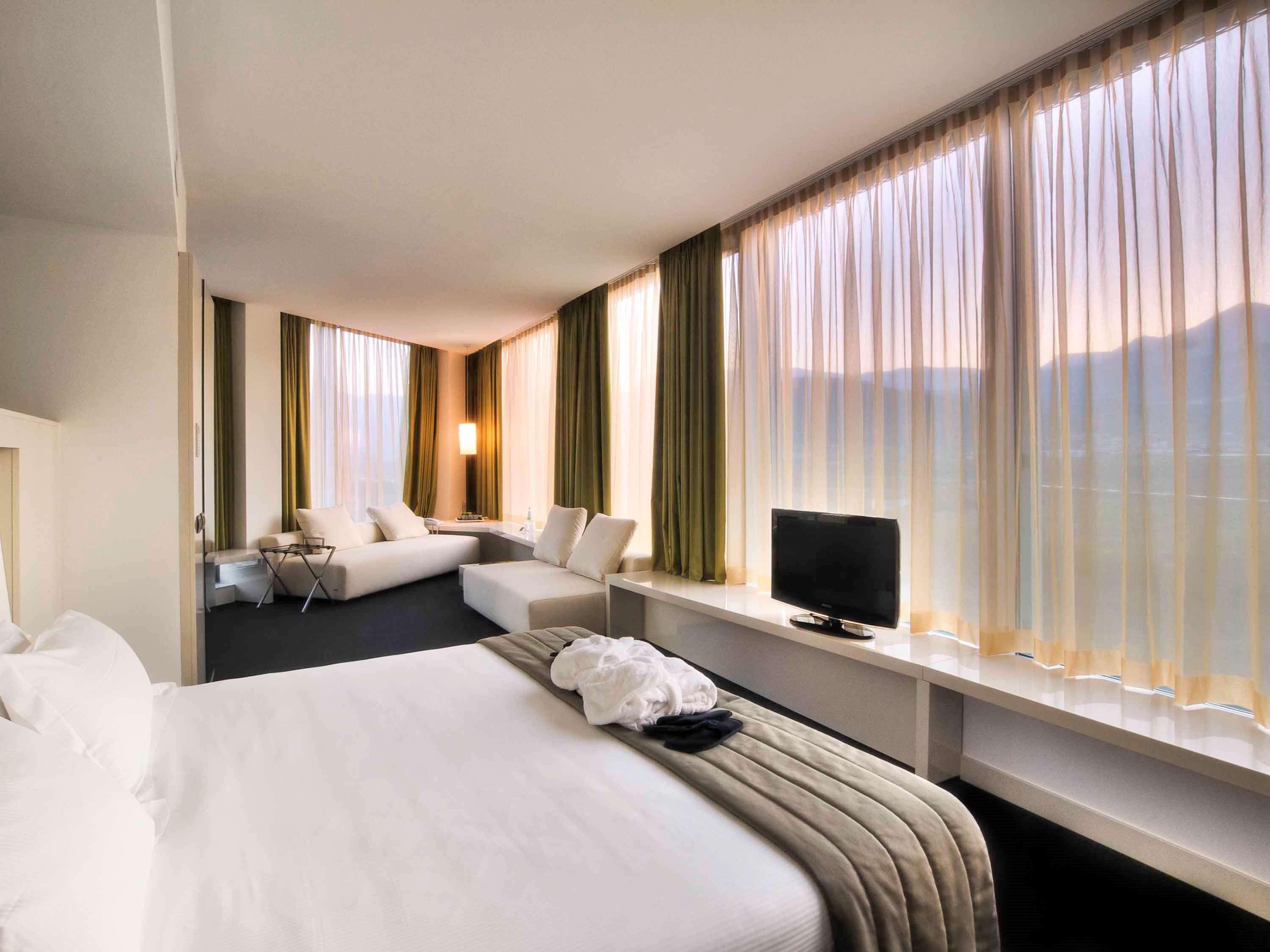 Mercure Nerocubo Rovereto Esterno foto